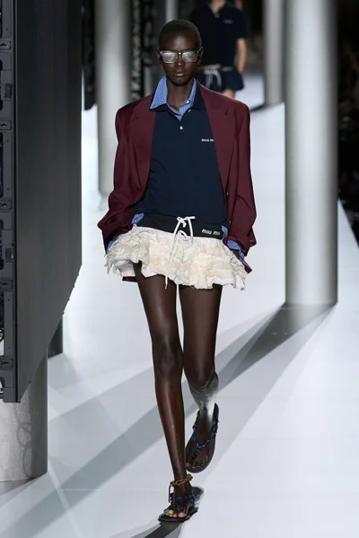 Look 8